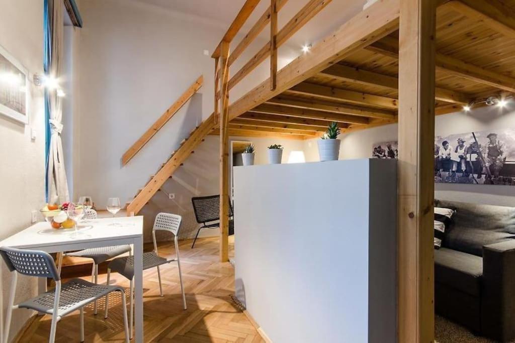Blue Lotus Apartment T50 Budapest Luaran gambar